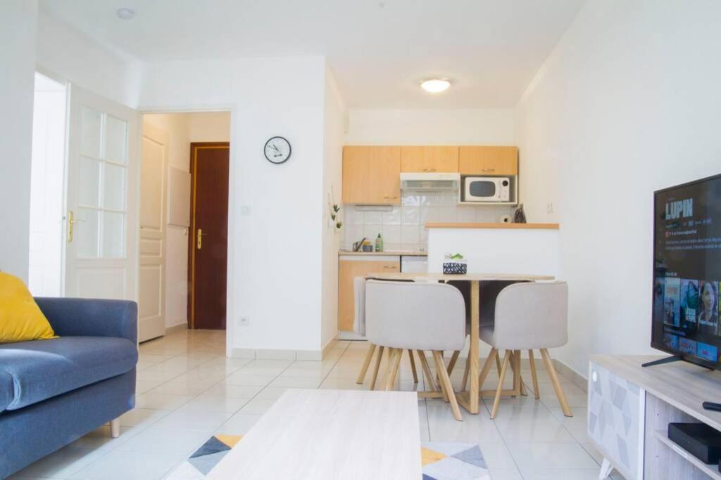 L'Olympic Apartment Chalezeule Екстериор снимка