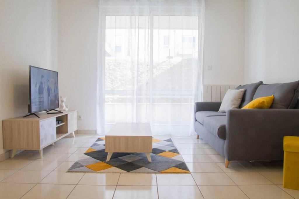 L'Olympic Apartment Chalezeule Екстериор снимка